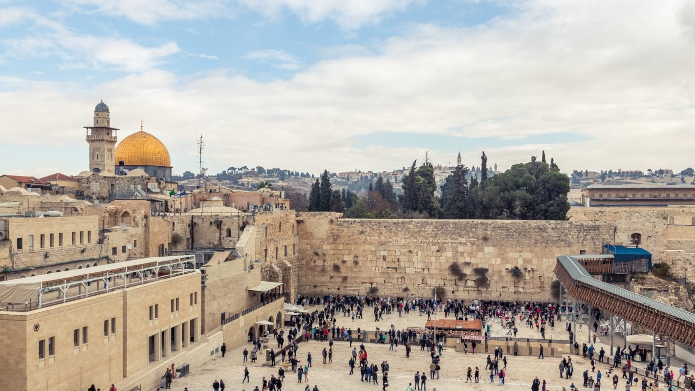 people-against-historic-buildings-city